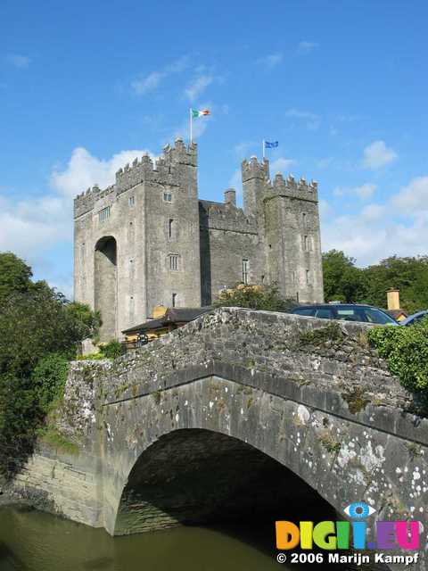 19438 Bunratty Castle